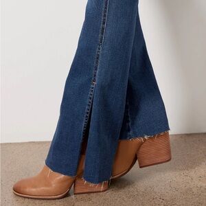 Bootcut Tailorless 7 for all mankind denim for women. Size 27